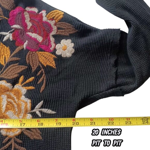 Johnny Was Zosia Embroidered Floral Thermal Top Size SMALL - Picture 10 of 11